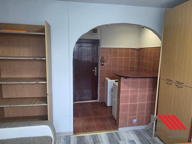 Complexul Studentesc - Garsoniera  17 mp - 200 euro - 5