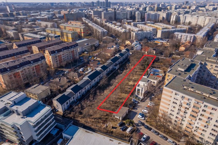 Teren Construcții intravilan de 1825 mp, în Dristor