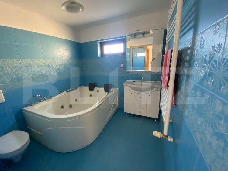 Casă individuală cu 4 camere cu Canalizare în Dumbrăvița