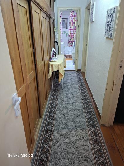 Apartament cu 3 camere semidecomandat în Central