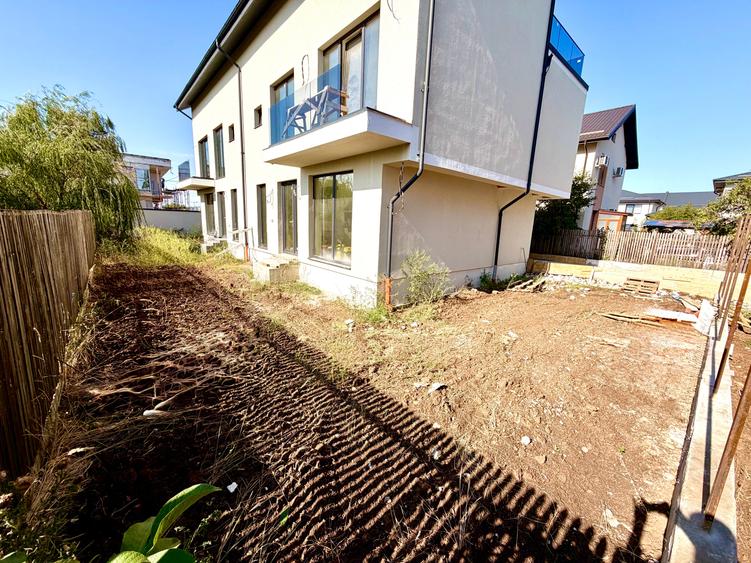 Duplex cu 5 camere cu Canalizare în Sud