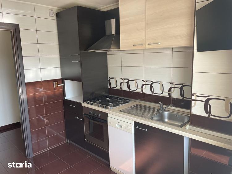 Apartament cu 3 camere decomandat în Centrul Civic