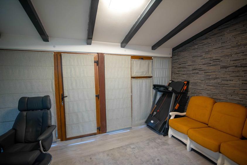 Casă cu 2 camere cu Teren 300 Mp în Moșnița Veche