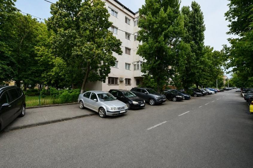 Apartament cu 3 camere decomandat în 1 Mai