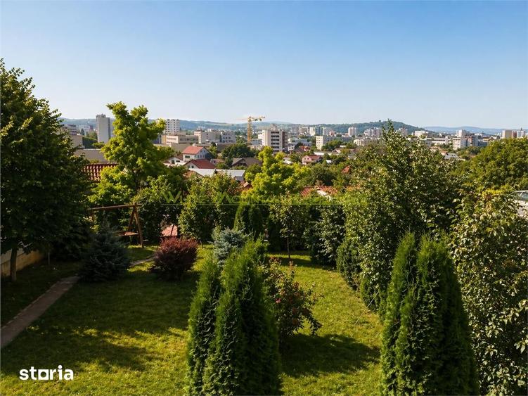 Casă cu 9 camere decomandat cu Teren 750 Mp în Tudor Vladimirescu
