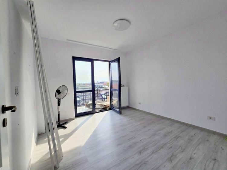 Apartament cu 3 camere decomandat în Dobroești