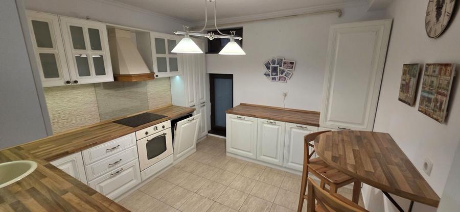 Apartament cu 4 camere decomandat în Cișmigiu