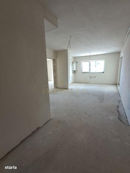 Apartament cu 4 camere în Florești