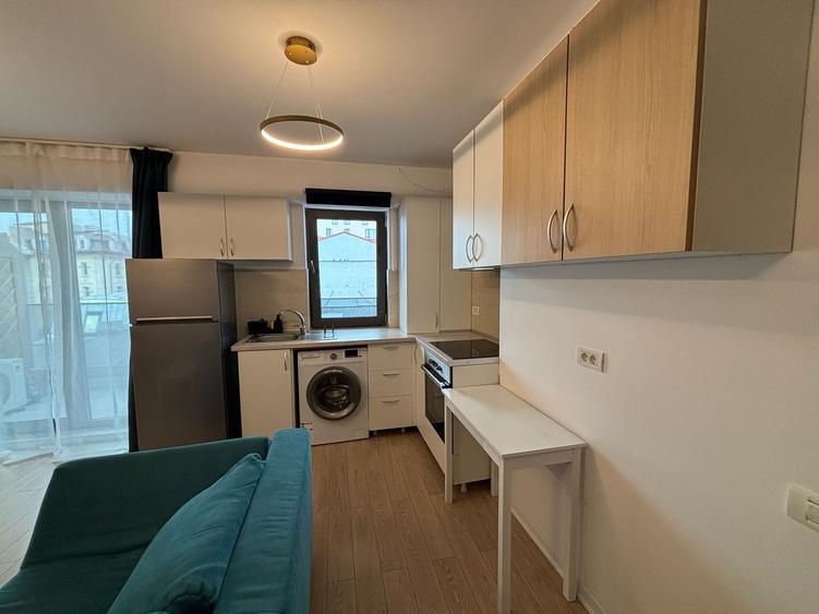 Apartament cu 2 camere semidecomandat, mobilat în Armeneasca