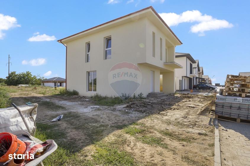 Casă cu 5 camere cu Teren 392 Mp în 6 Vânători