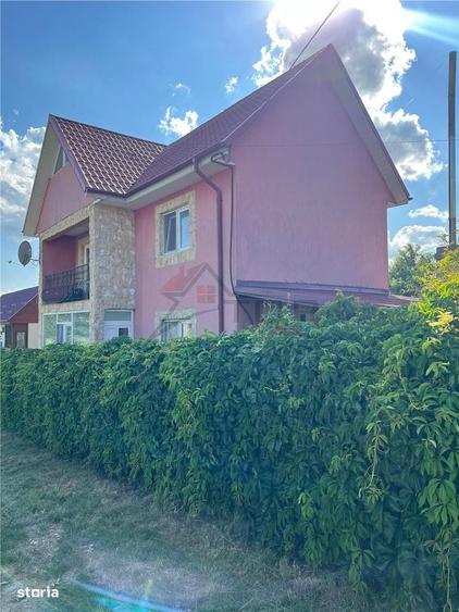 Casă cu 4 camere în Banu