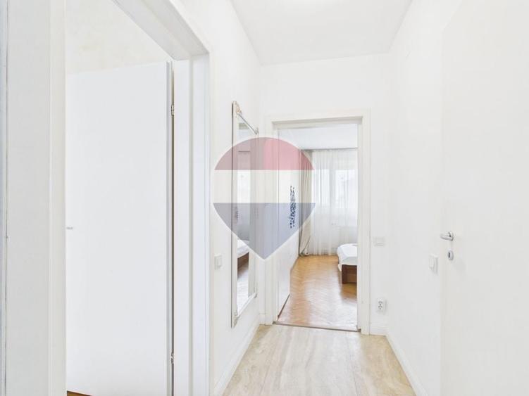 Apartament cu 3 camere semidecomandat, mobilat în Lacul Tei
