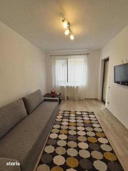 Proprietar inchiriez garsoniera langa La Strada - str Oituz - 6