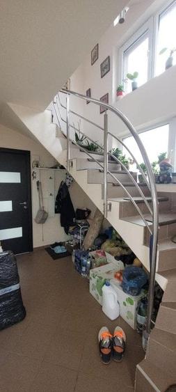 Casă individuală cu 5 camere cu Teren 120 Mp în Florești
