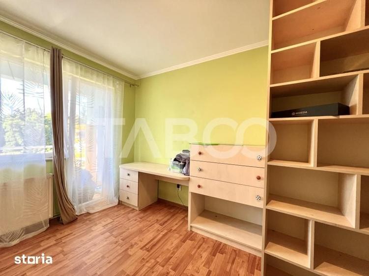 Apartament cu 4 camere semidecomandat în Sopor