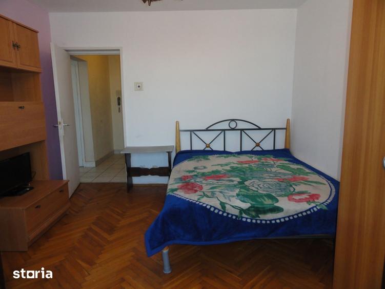 Apartament cu 2 camere decomandat în Romanilor