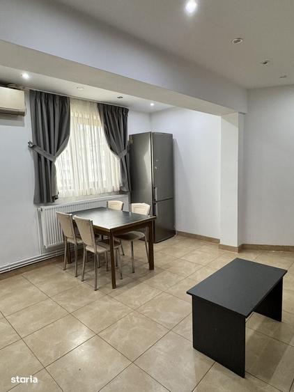 Apartament cu 3 camere decomandat în Micro 3
