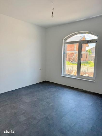 Casă cu 4 camere cu Teren 610 Mp în Tărtășești