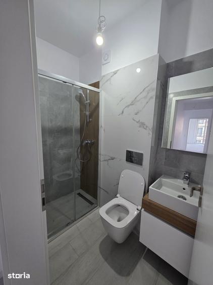 Apartament cu 3 camere în Tractorul
