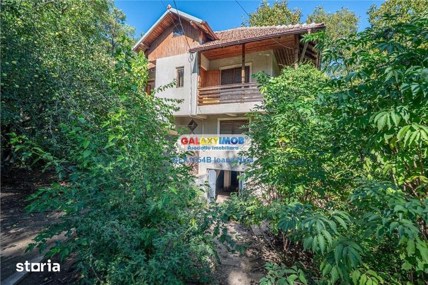 Casă cu 7 camere cu Teren 1000 Mp în Central