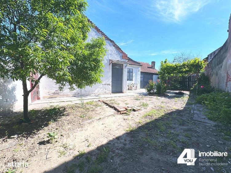 Casă cu 3 camere cu Teren 749 Mp în Central