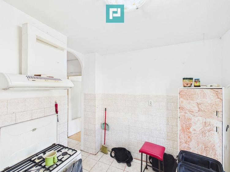 Apartament cu 3 camere decomandat în Rogerius