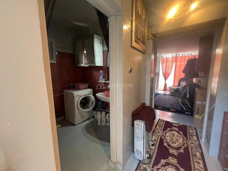 Apartament cu 4 camere nedecomandat în Central