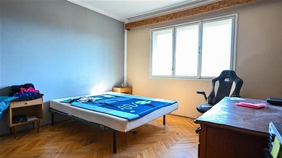 Spațiu comercial, de 9,000 mp, în Boroșneu Mare