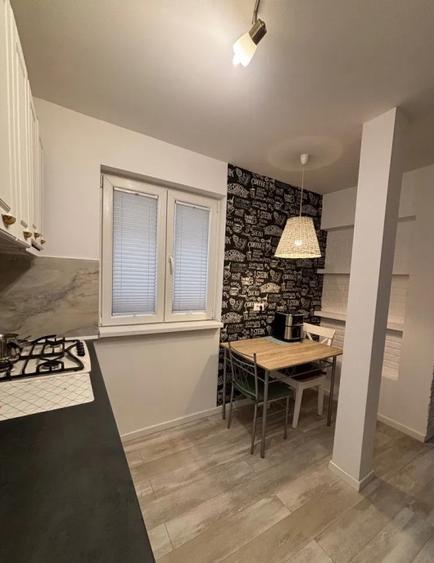 Apartament cu 3 camere decomandat, mobilat în Drumul Taberei