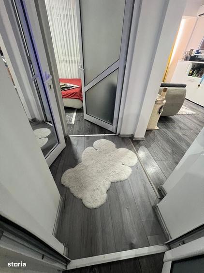 Apartament cu 3 camere semidecomandat în Micro 40