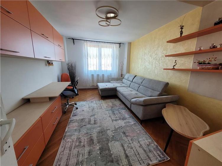 Apartament cu 2 camere decomandat, mobilat în Ultracentral