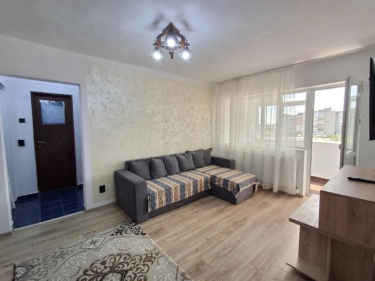 Apartament cu 2 camere semidecomandat în Micro 5