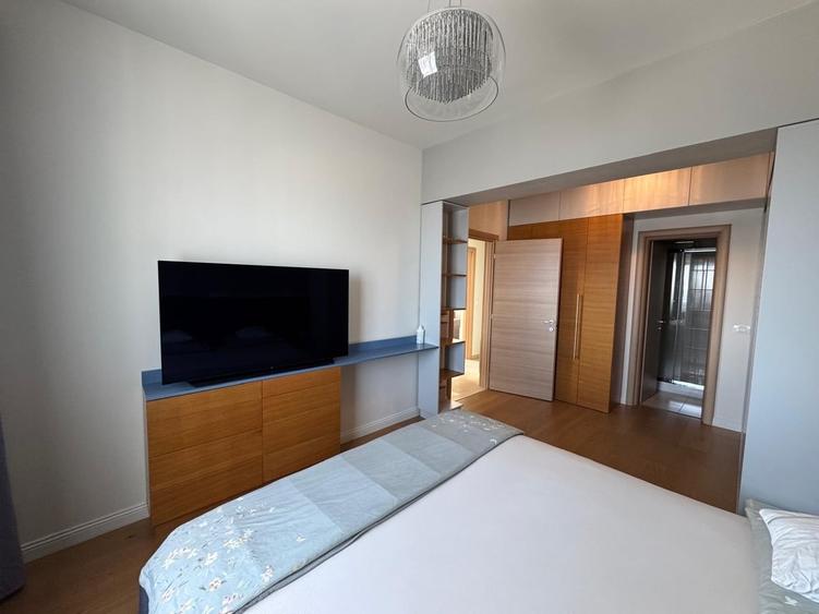 Apartament cu 3 camere decomandat în Olteniței