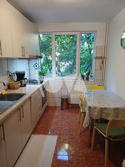 Apartament cu 4 camere semidecomandat, mobilat în Gorjului