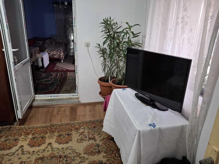 Casă cu 3 camere în Rătești
