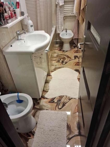 Apartament cu 3 camere decomandat în Moroasa 2
