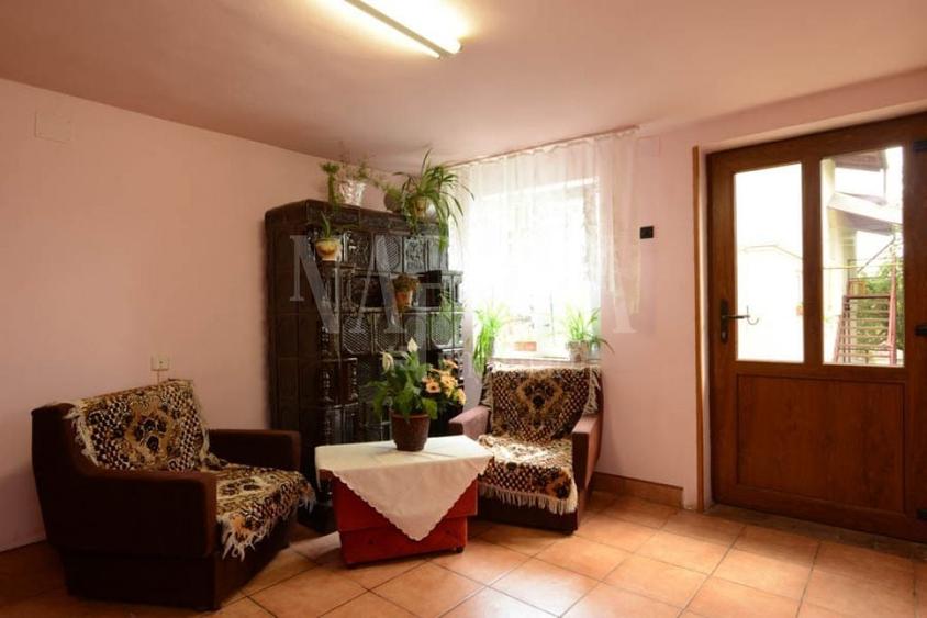Casă individuală cu 11 camere cu Canalizare în Dâmbul Rotund