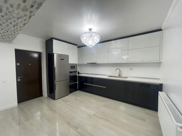 Apartament cu 4 camere semidecomandat, mobilat în Florești