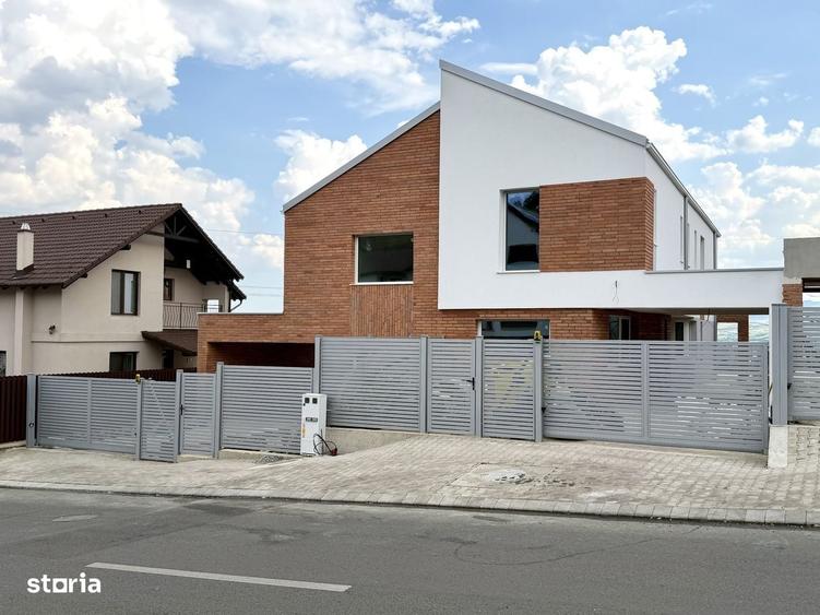 Casă cu 4 camere cu Teren 300 Mp în Central