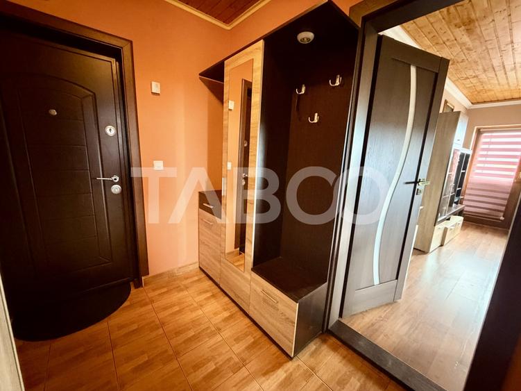 Apartament cu 2 camere semidecomandat, mobilat în Șelimbăr