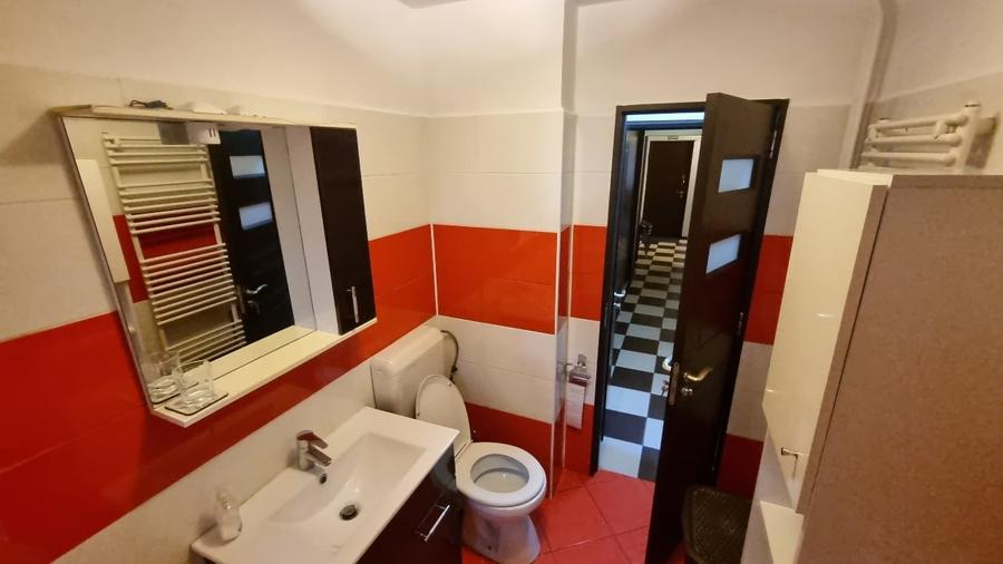 Apartament cu 3 camere decomandat, mobilat în Crângași