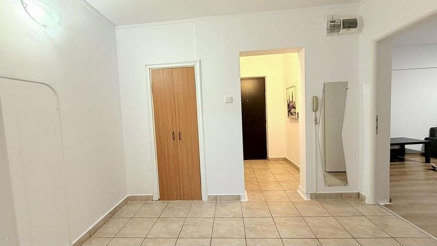 Apartament cu 2 camere semidecomandat, mobilat în Apărătorii Patriei