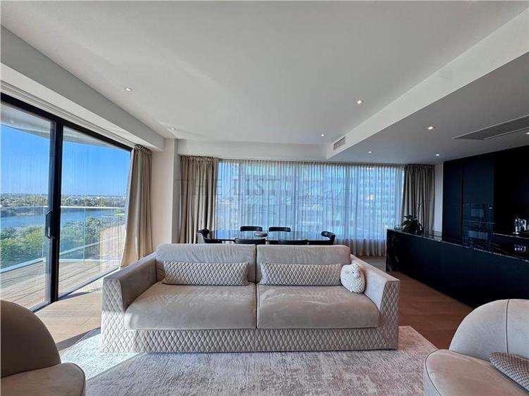 Apartament cu 4 camere decomandat în Floreasca