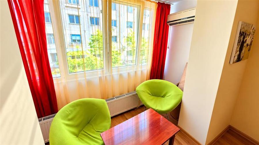 Apartament cu 2 camere decomandat, mobilat în Vest