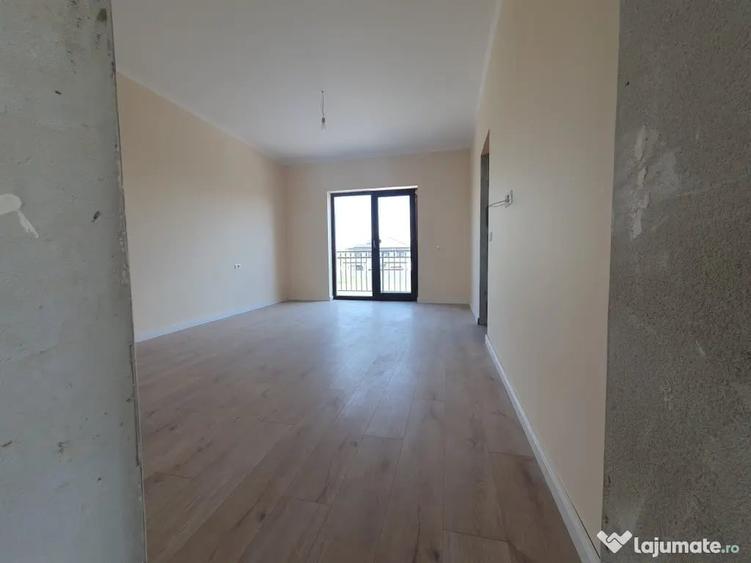Apartament cu 5 camere decomandat în Dumbrăvița