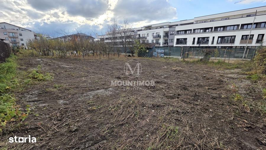 Teren de 522 mp, în Tractorul