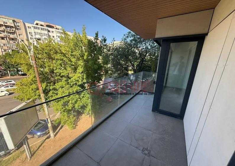 Apartament cu 3 camere decomandat în Cotroceni