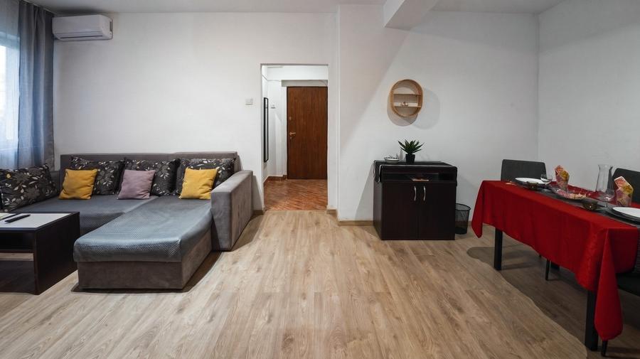 Apartament cu 2 camere semidecomandat în Magheru