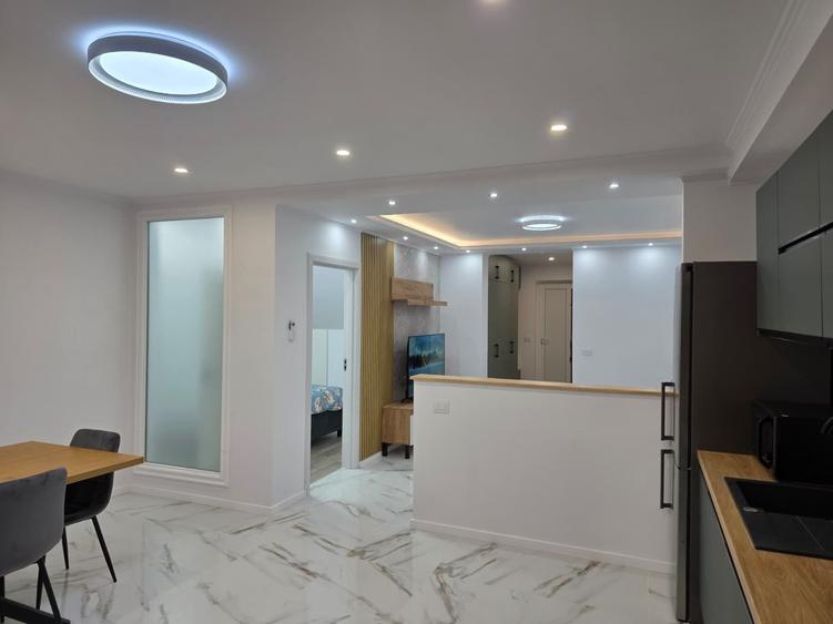 Apartament cu 2 camere decomandat, mobilat în Central