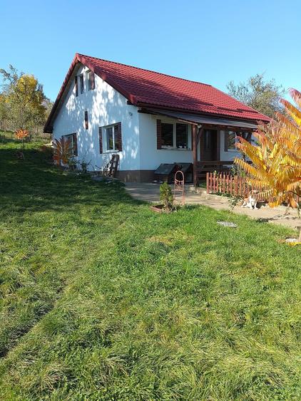 Casă cu 3 camere în Geaca